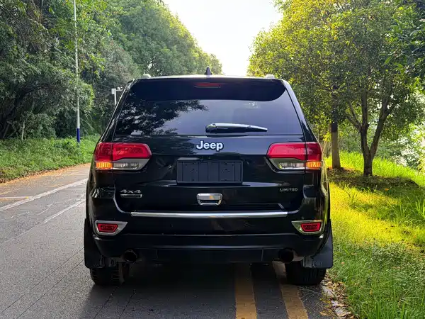 Jeep Grand Cherokee 2016