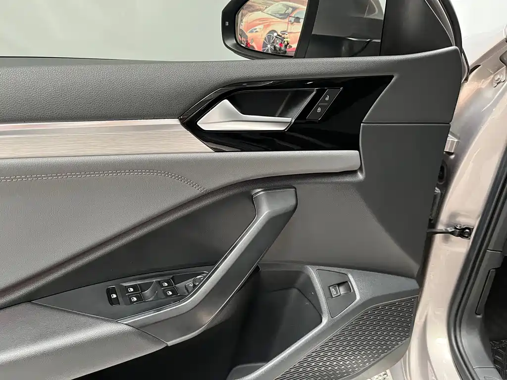 Volkswagen Sagitar 2022