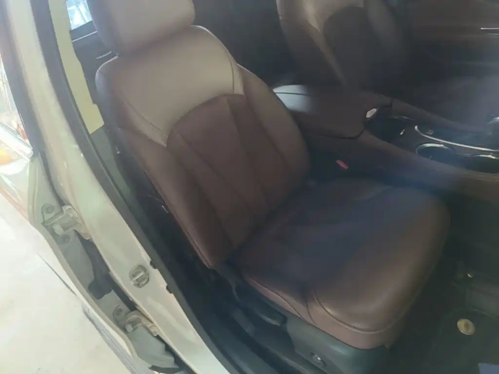 Buick Envision Plus 2017 — фото 25