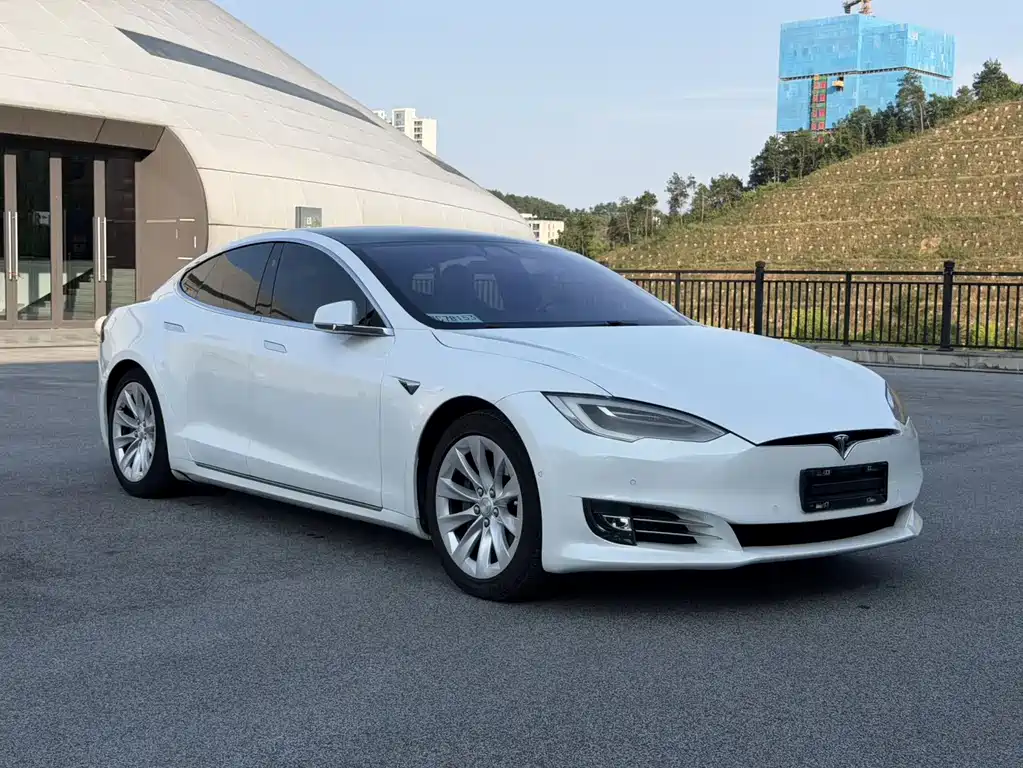 Tesla Model S 2019 — фото 3