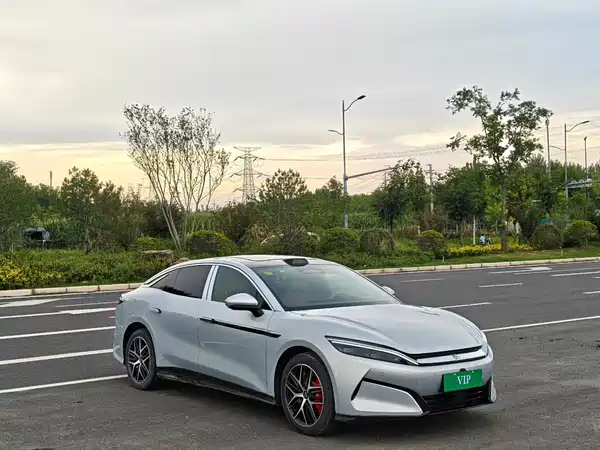 BYD Han L 2025