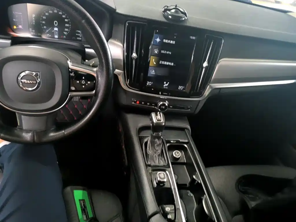 Volvo S90 2019 — фото 10