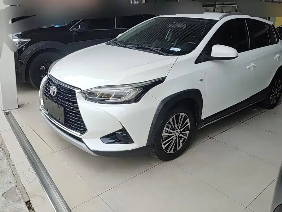 Toyota Yaris L 2020 — фото 1