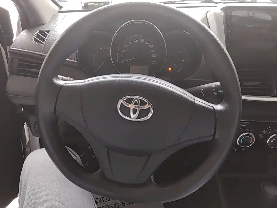 Toyota Yaris L 2020 — фото 15