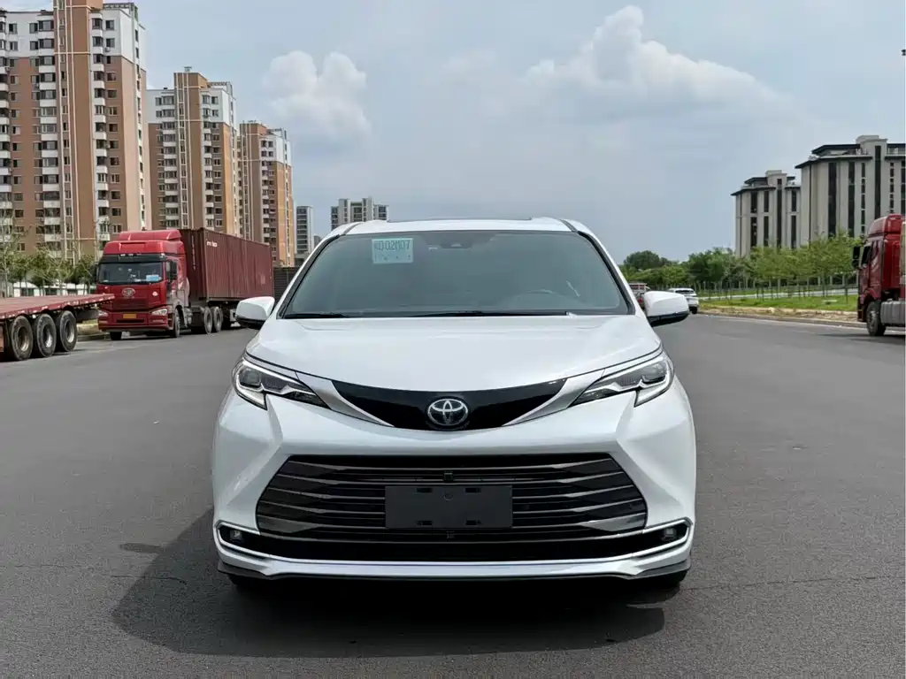 Toyota Sienna 2024