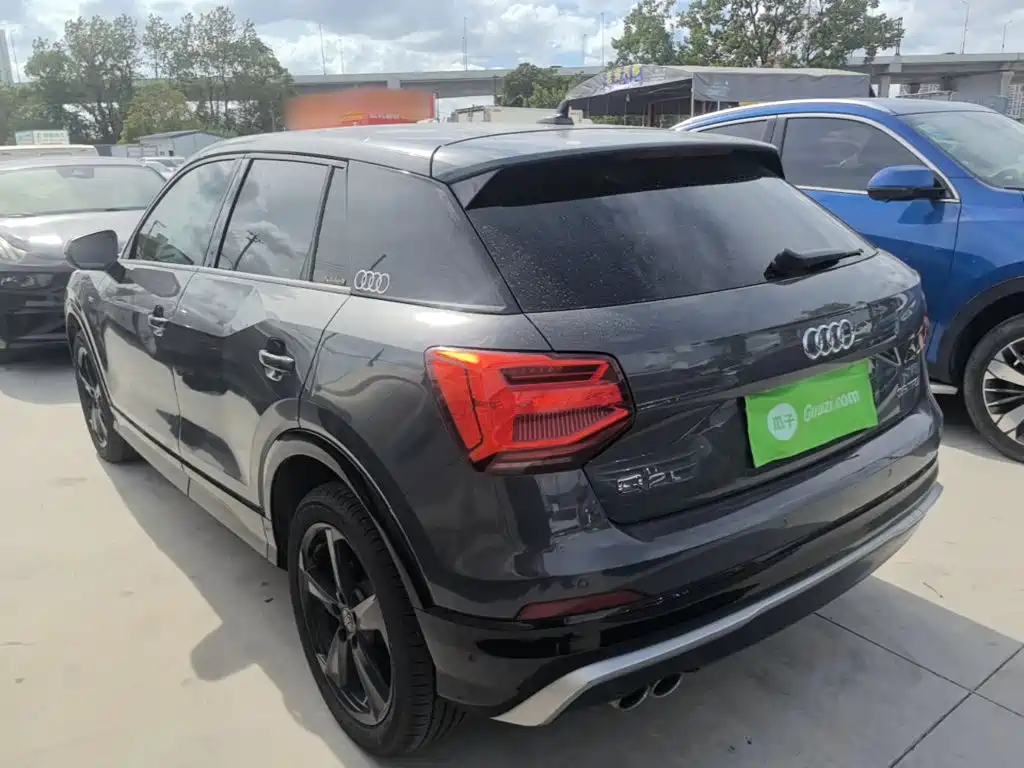 Audi Q2L 2019