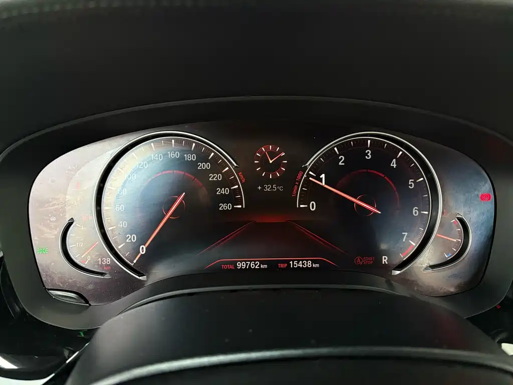 BMW 5 Series 2019 — фото 13