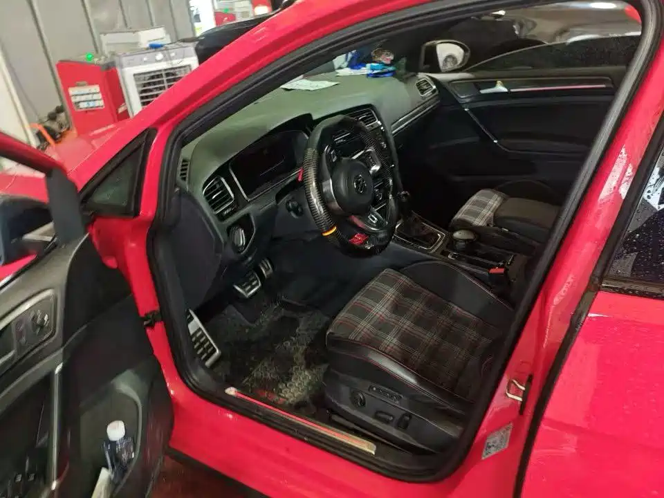 Volkswagen Golf GTI 2018 — фото 2