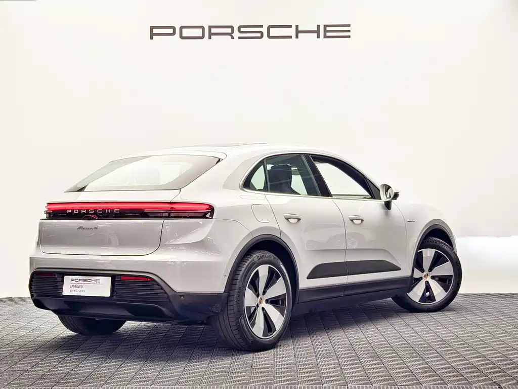 Porsche Macan EV 2024 — фото 5