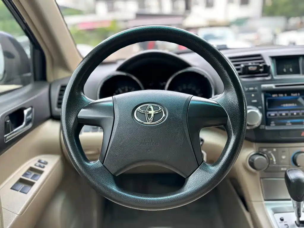 Toyota Highlander 2011 — фото 21