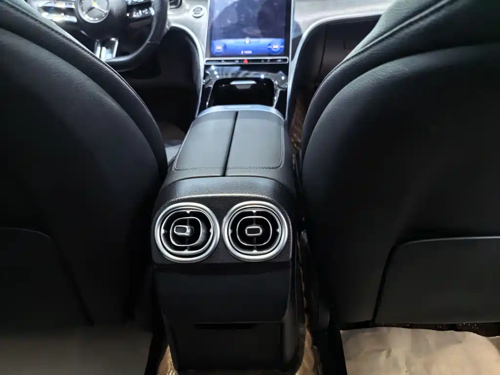 Mercedes-Benz C-Class 2022 — фото 11