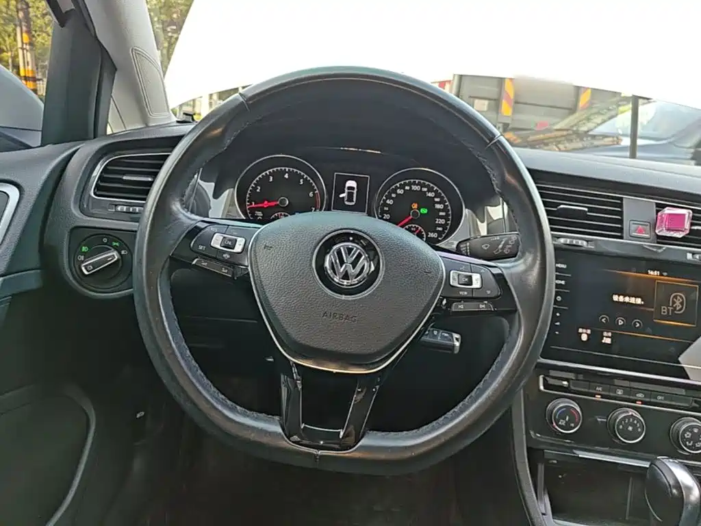 Volkswagen Golf 2020 — фото 11