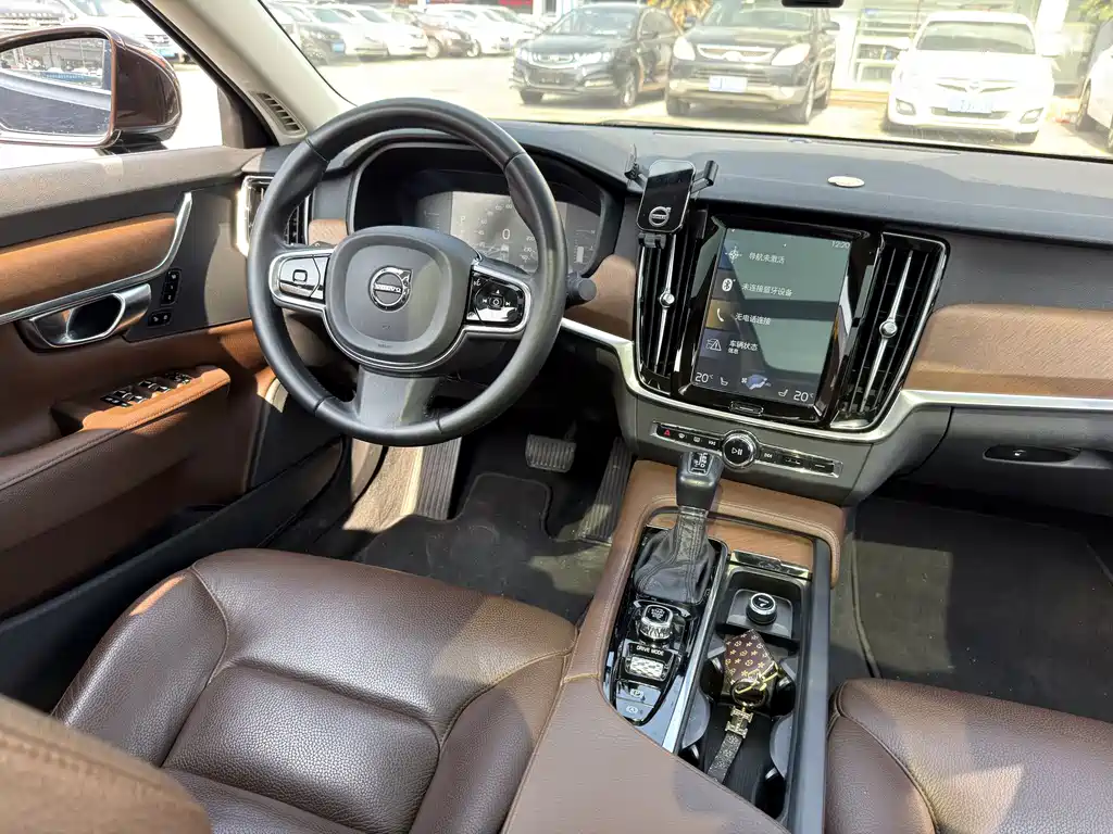 Volvo S90 2019 — фото 10
