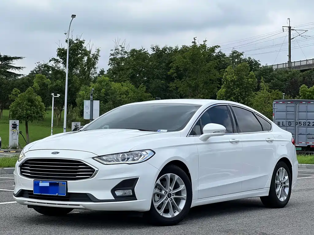 Ford Mondeo 2020 — фото 1