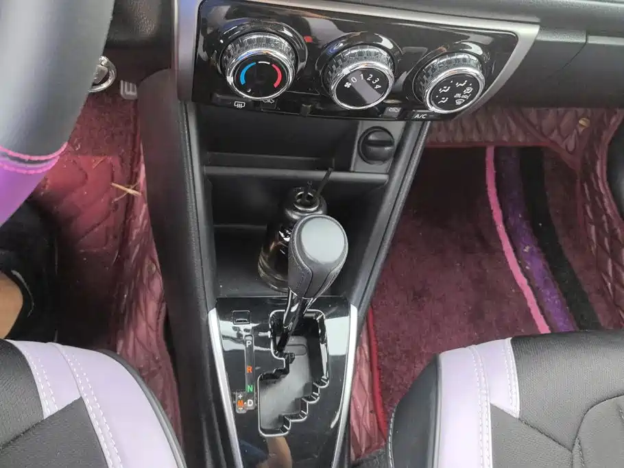 Toyota Yaris L 2018 — фото 16
