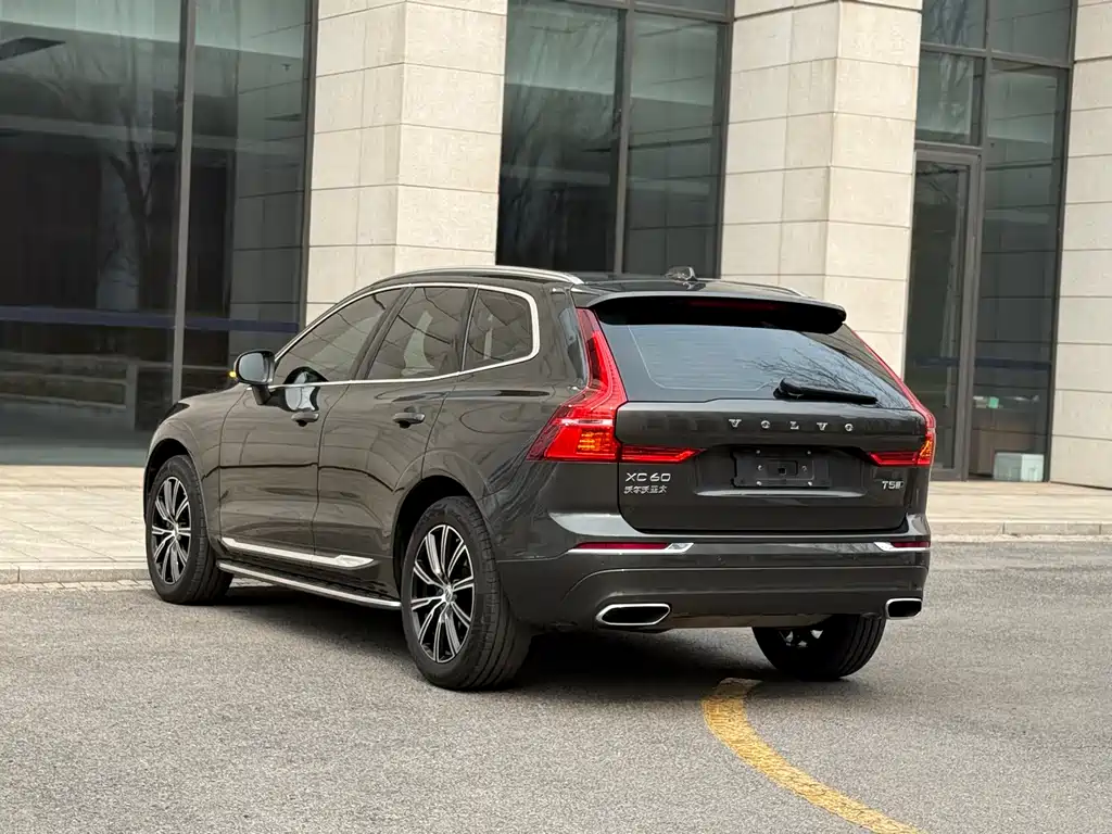 Volvo XC60 2020 — фото 18