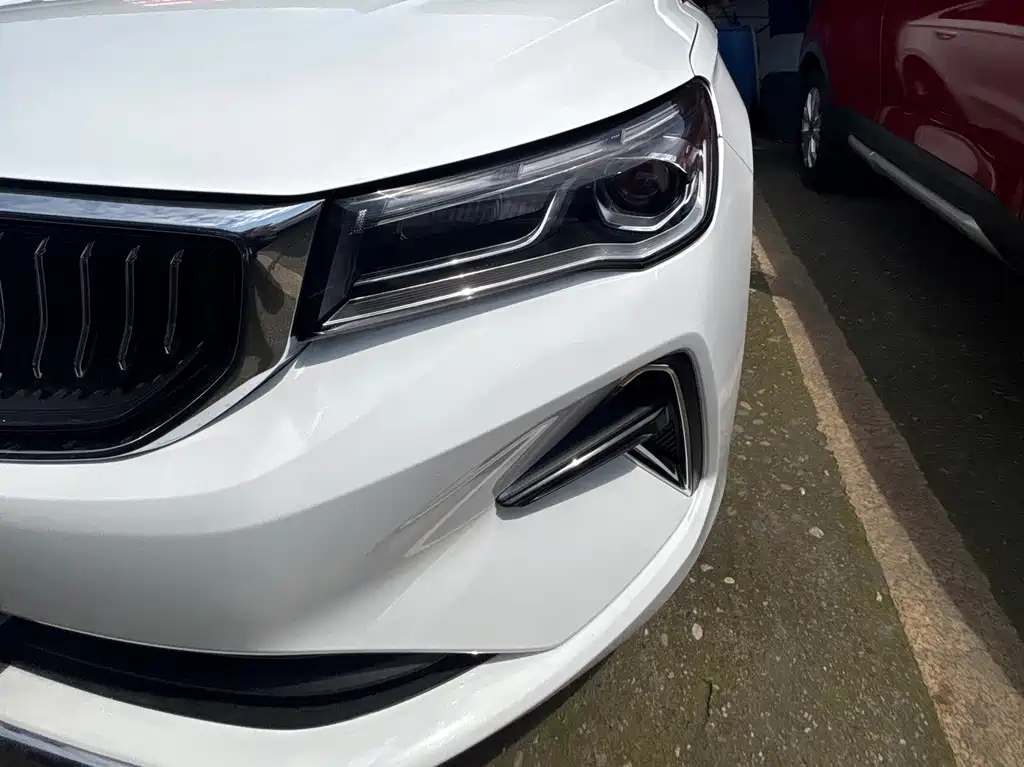 Geely Emgrand 2022