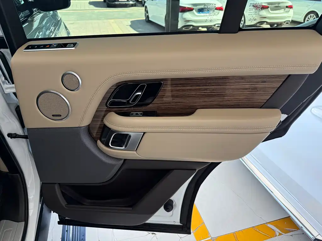 Land Rover Range Rover 2019 — фото 15