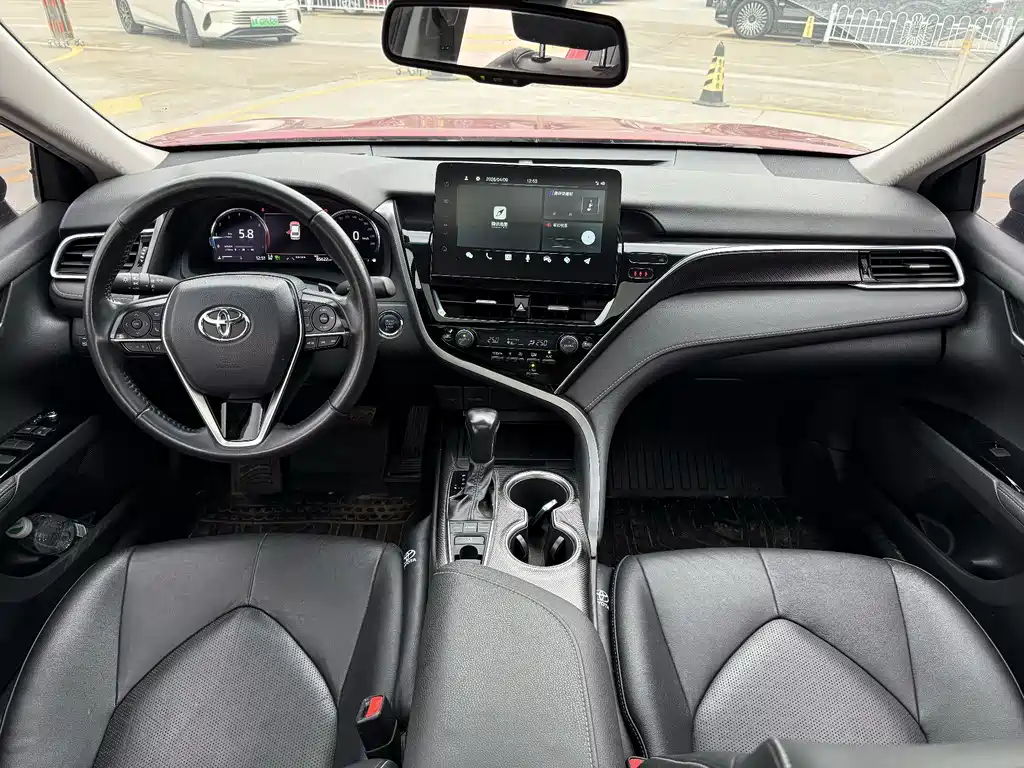 Toyota Camry 2021 — фото 11