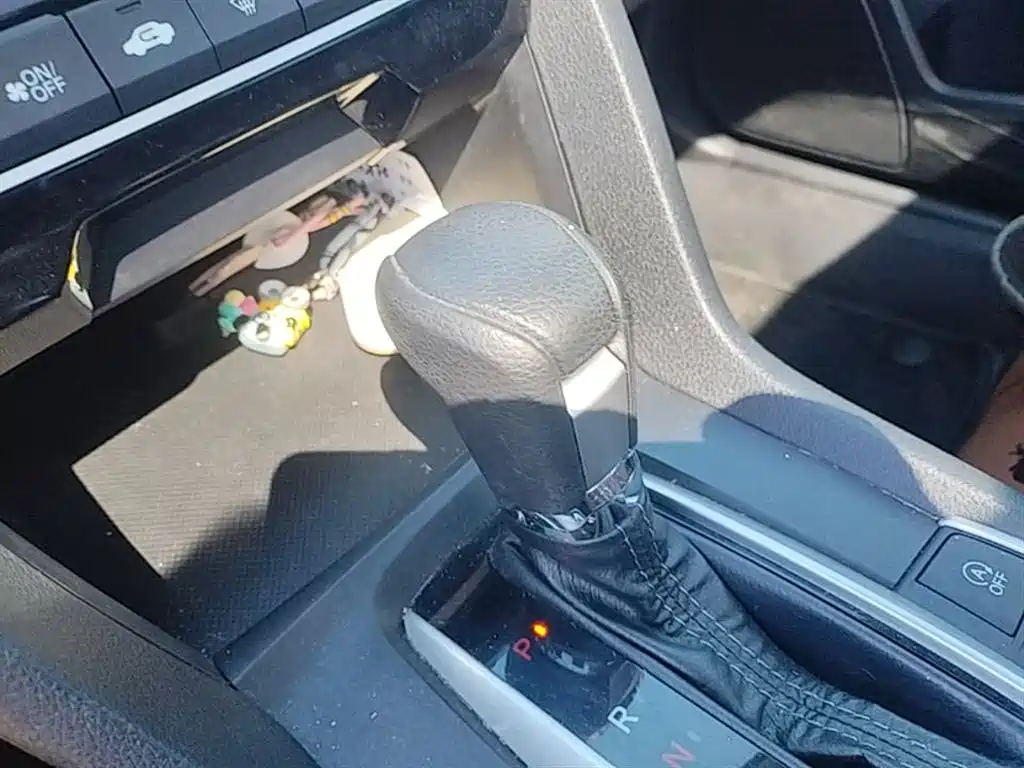 Honda Civic 2018 — фото 14