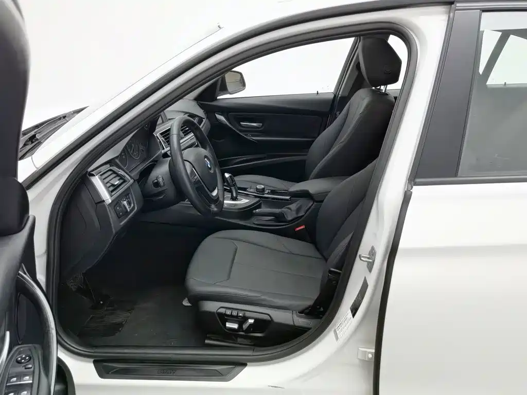 BMW 3 Series 2016 — фото 10