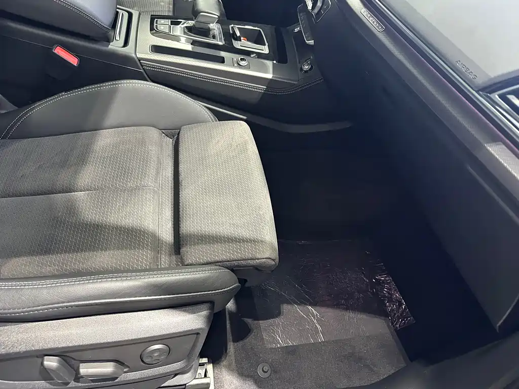 Audi Q5L Sportback 2023 — фото 6