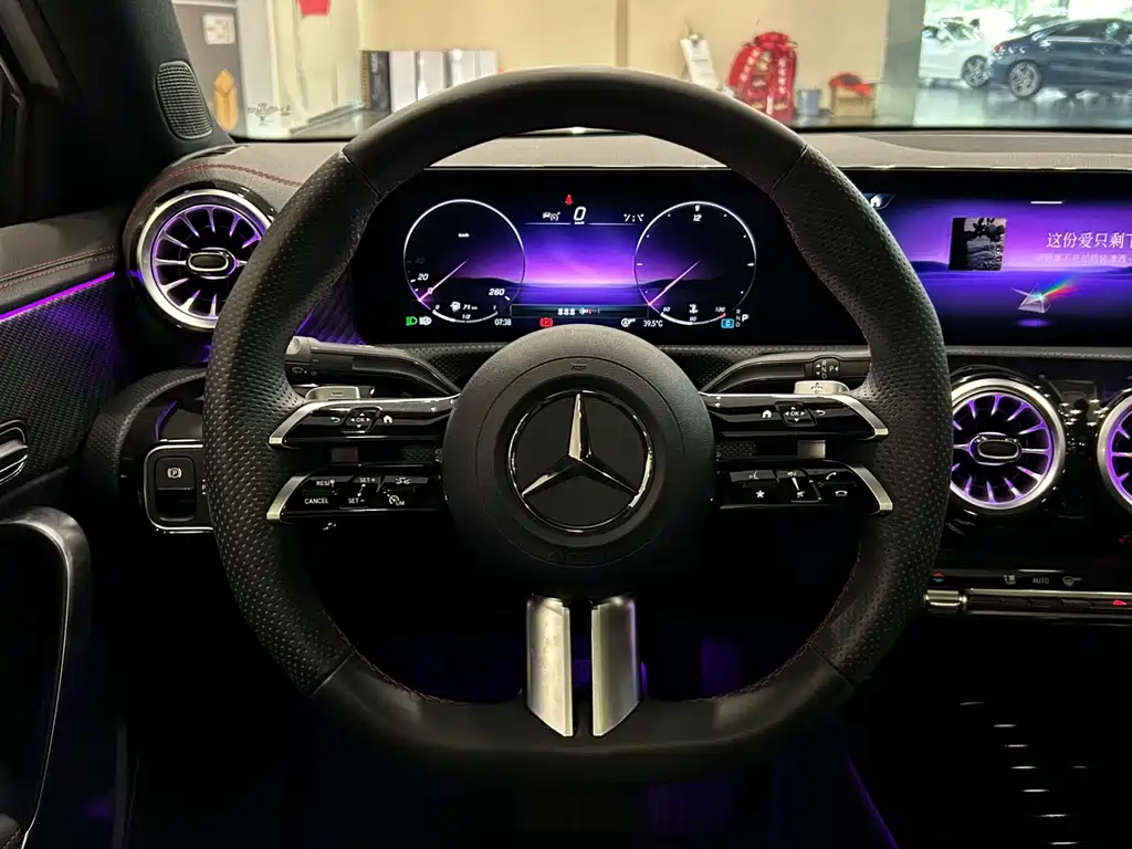 Mercedes-Benz A-Class 2023 — фото 14