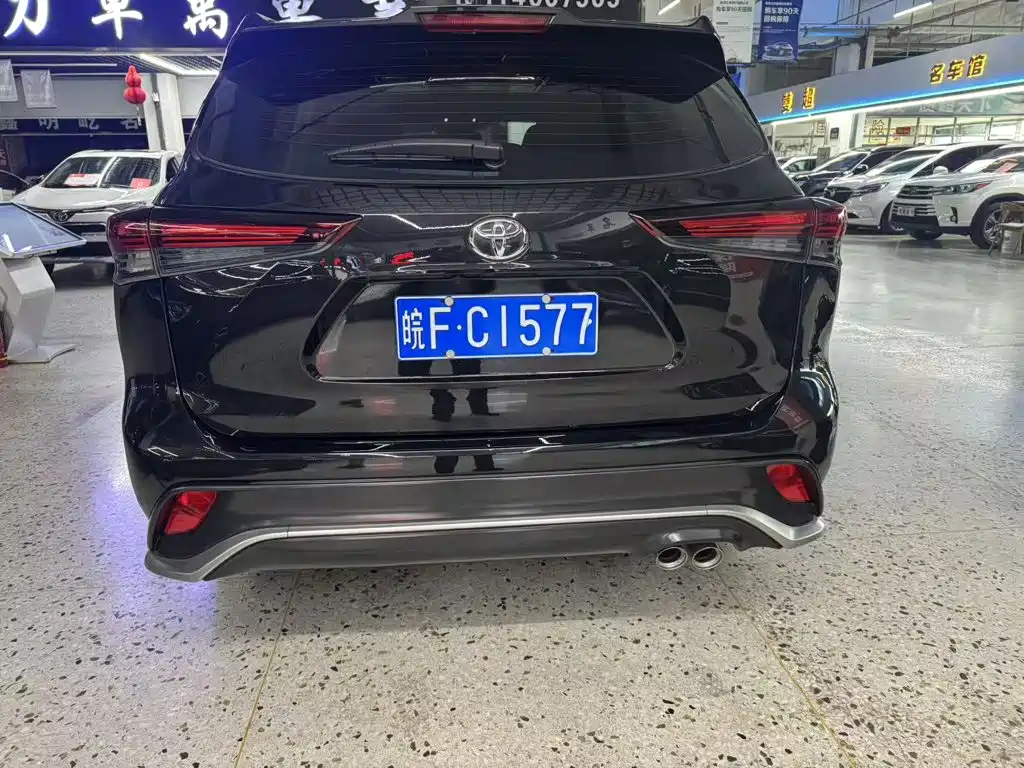 Toyota Crown Kluger 2025