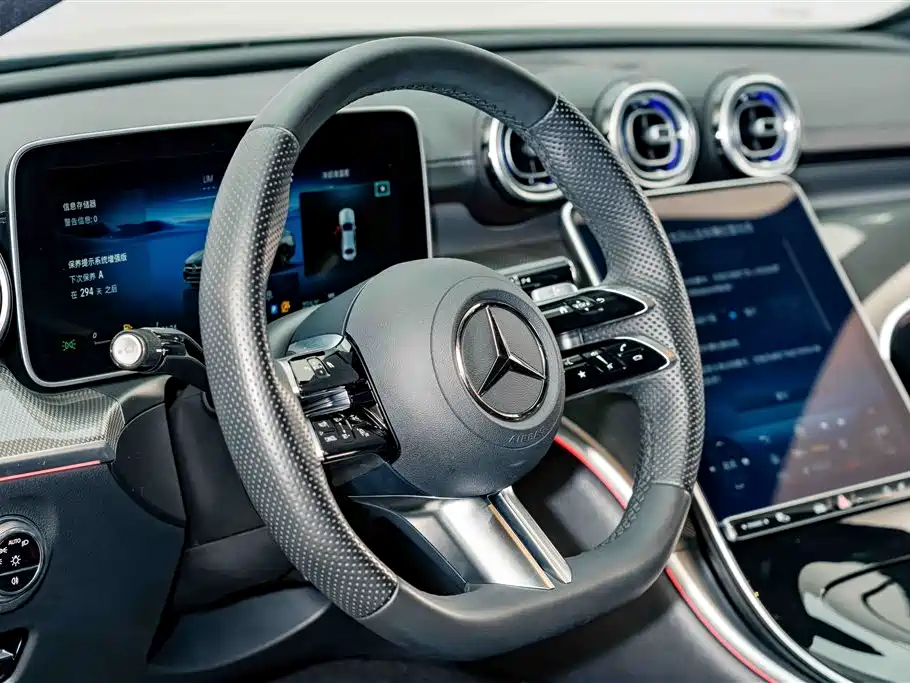 Mercedes-Benz C-Class 2024 — фото 9
