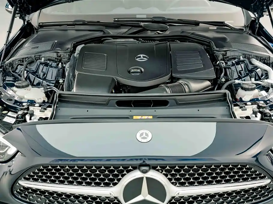Mercedes-Benz C-Class 2024 — фото 19