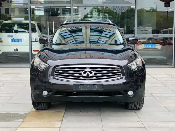 Infiniti FX 2011