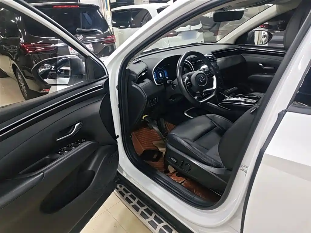 Hyundai Tucson 2023 — фото 16