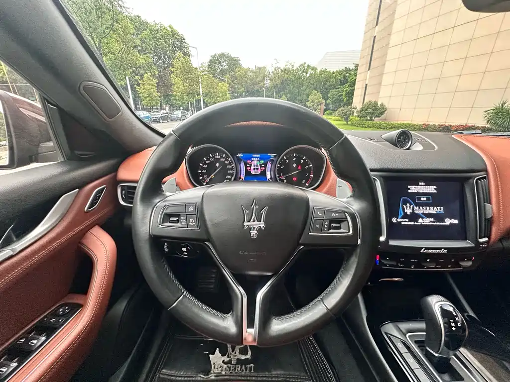 Maserati Levante 2018 — фото 15