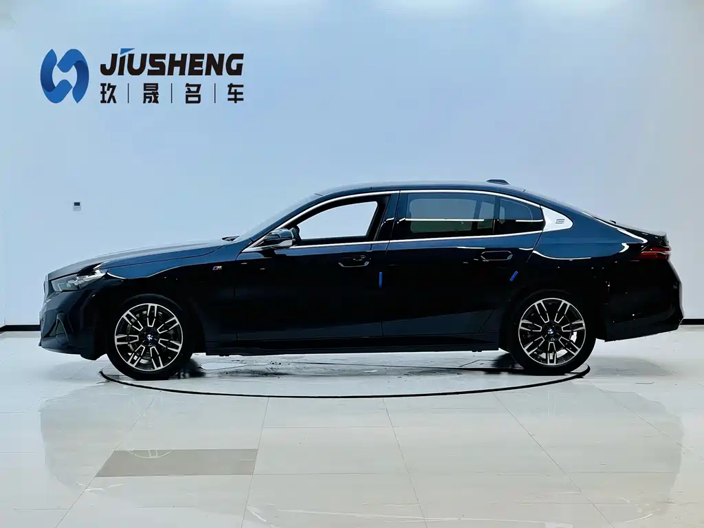 BMW 5 Series 2025