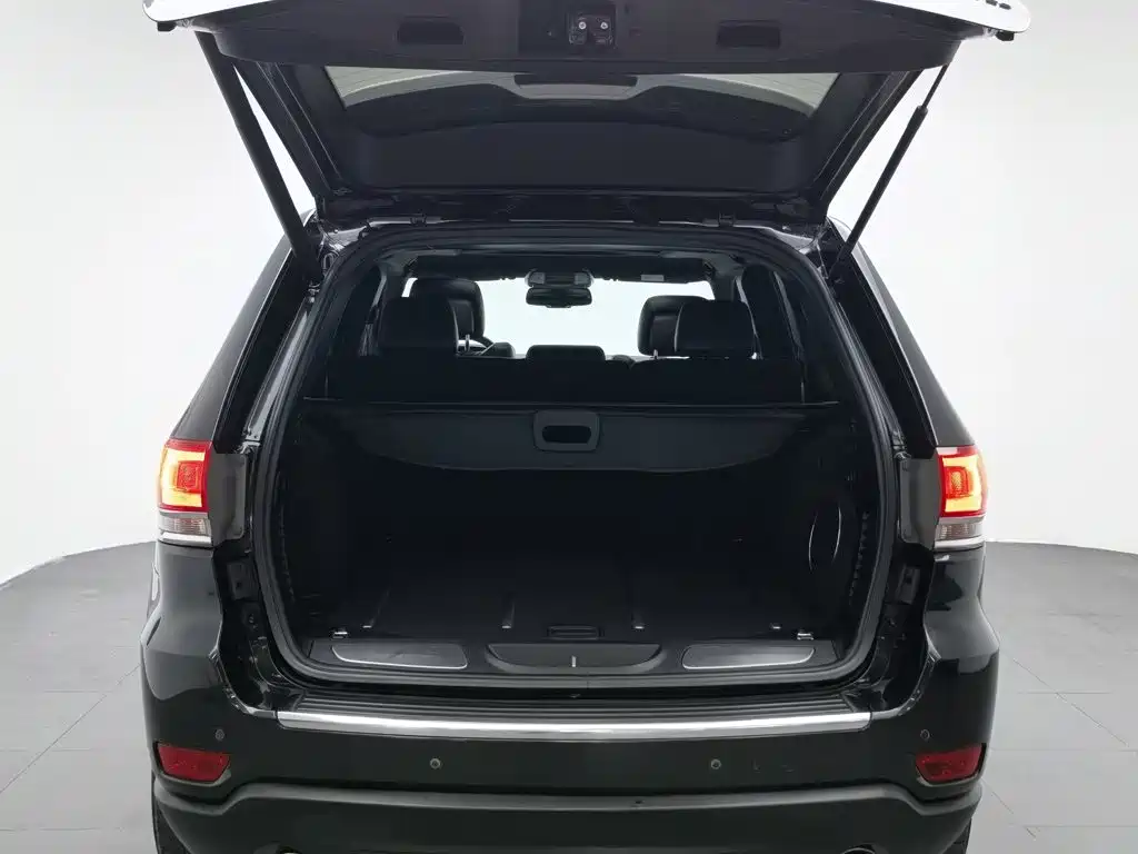Jeep Grand Cherokee 2014 — фото 16