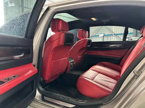 BMW 7 Series 2010
