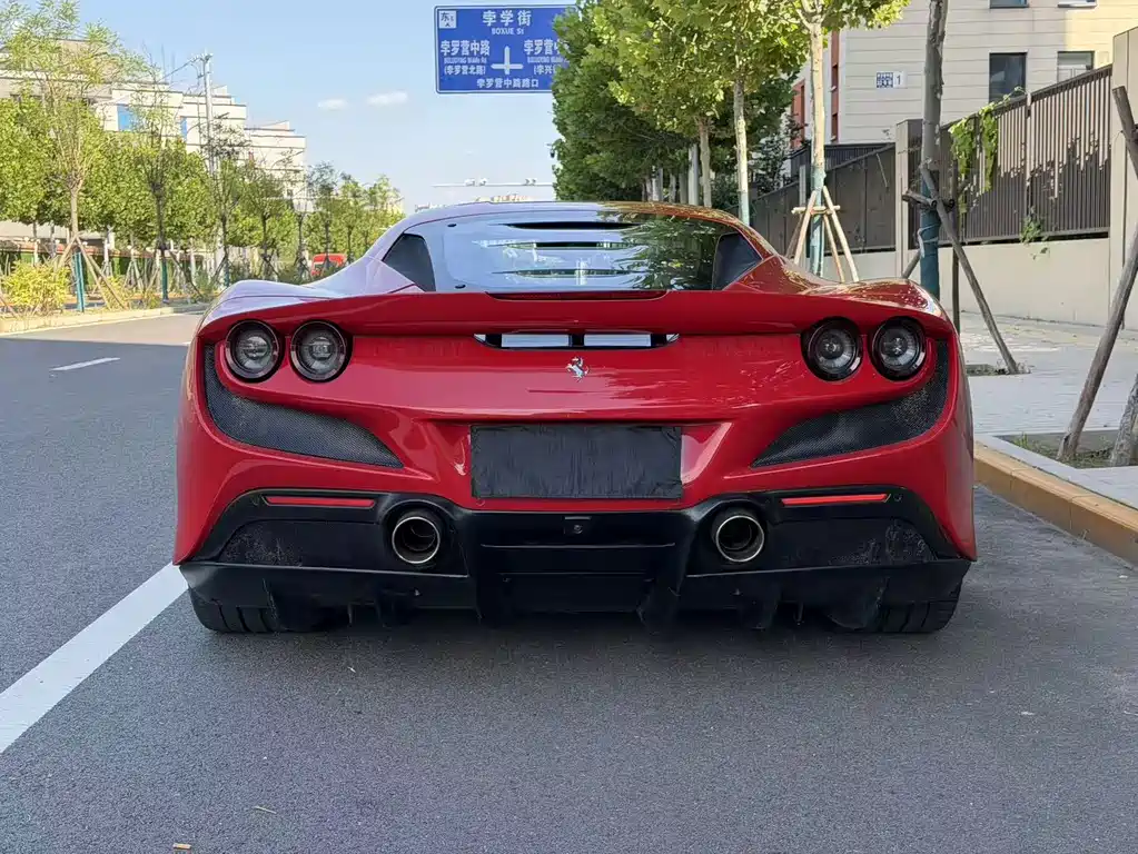 Ferrari F8 2021 — фото 7