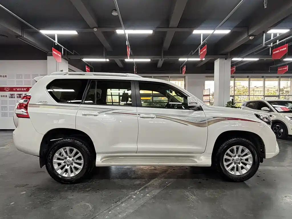 Toyota Prado 2016 — фото 4