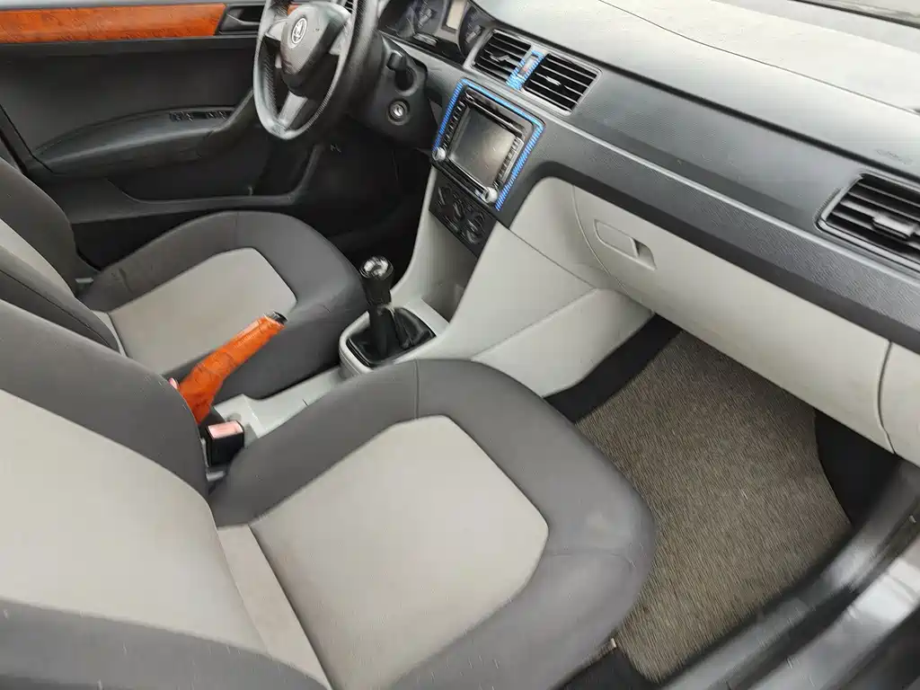 Skoda Rapid 2014 — фото 13