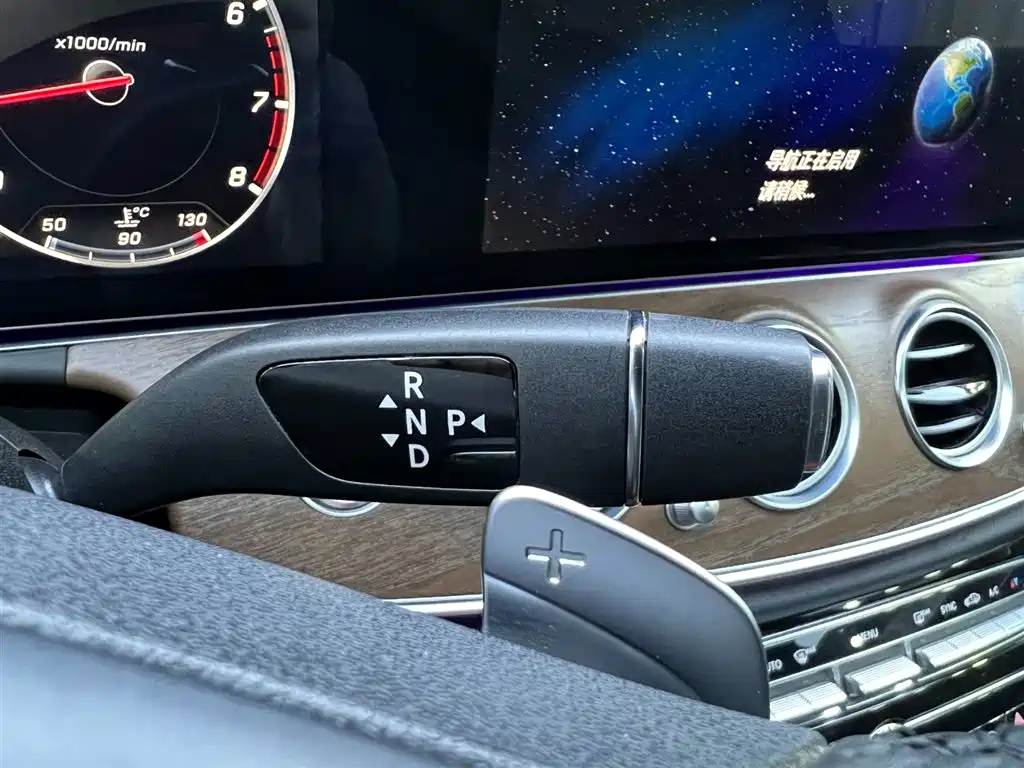 Mercedes-Benz E-Class 2017 — фото 13