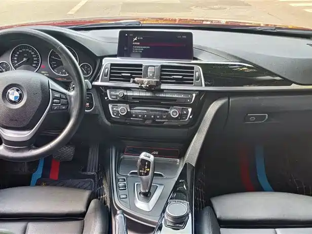 BMW 3 Series 2019 — фото 15
