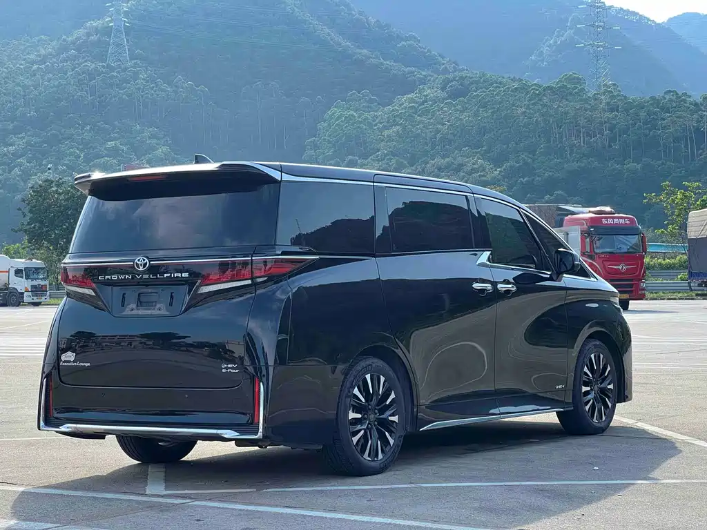 Toyota Vellfire 2024 — фото 6