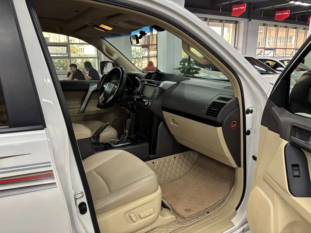 Toyota Prado 2016 — фото 10