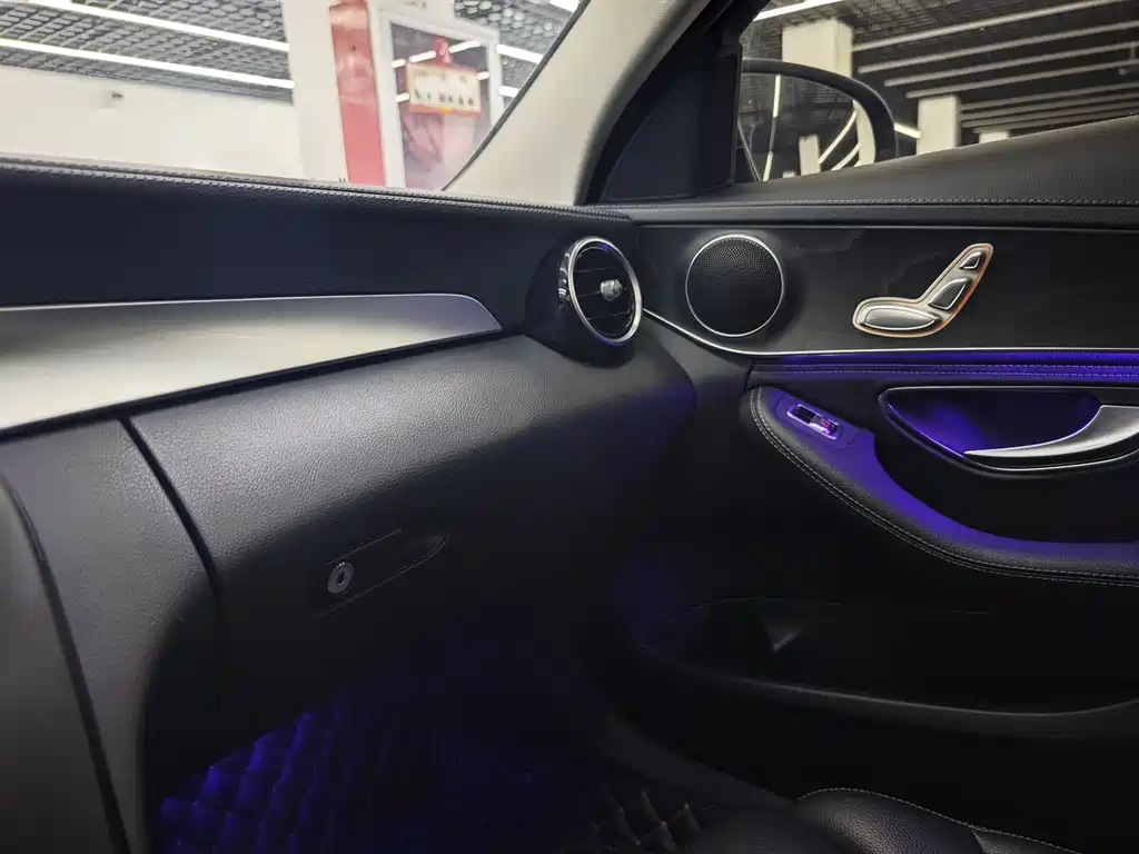 Mercedes-Benz C-Class 2020 — фото 16