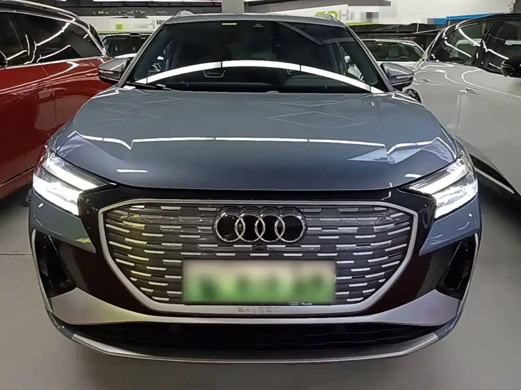 Audi Q4 E-Tron 2023 — фото 3