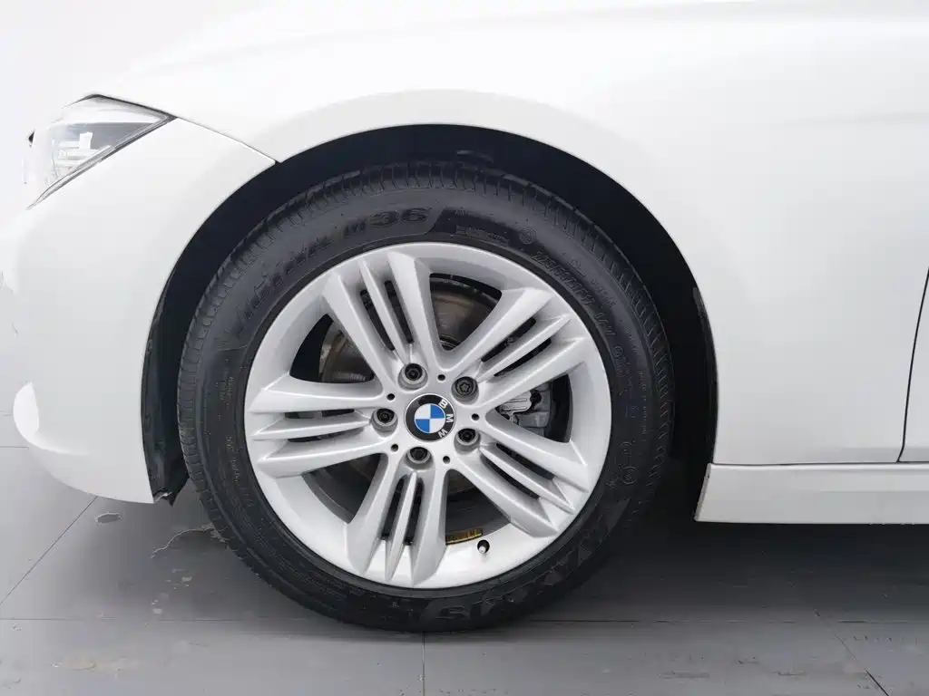BMW 3 Series 2016 — фото 17