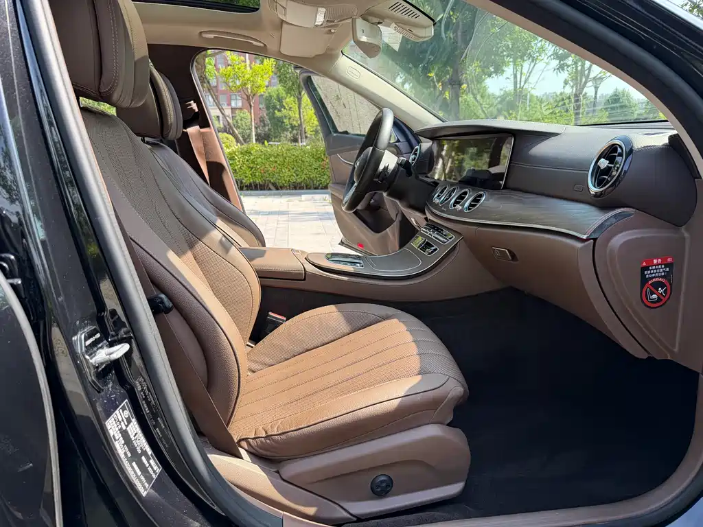 Mercedes-Benz E-Class 2020 — фото 17