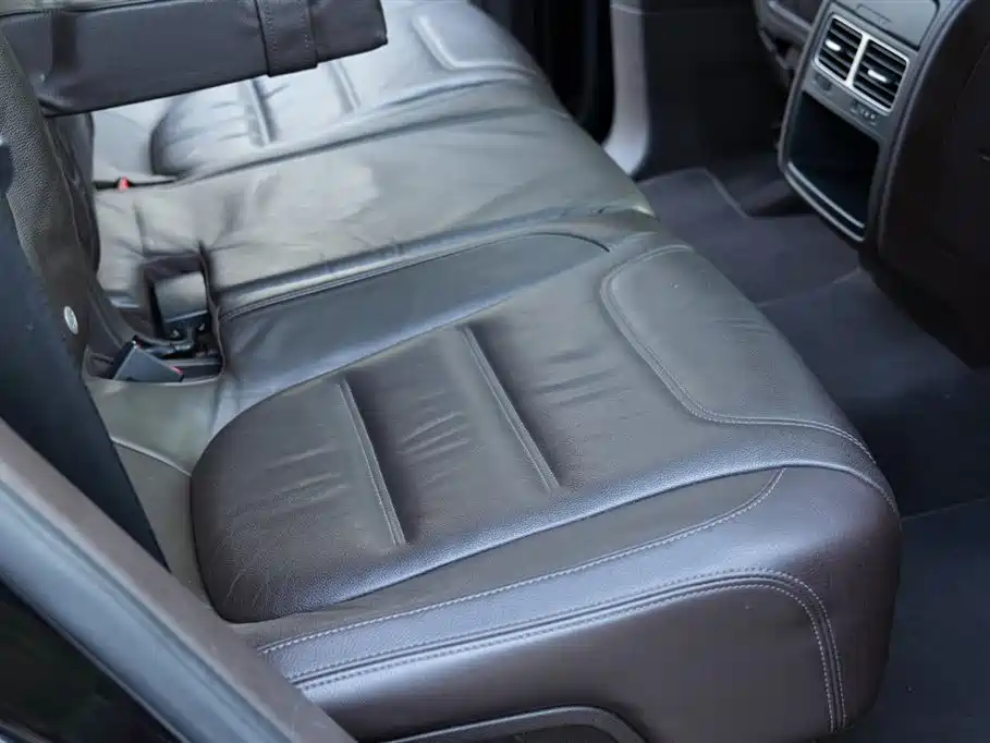 Volkswagen Touareg 2015 — фото 27