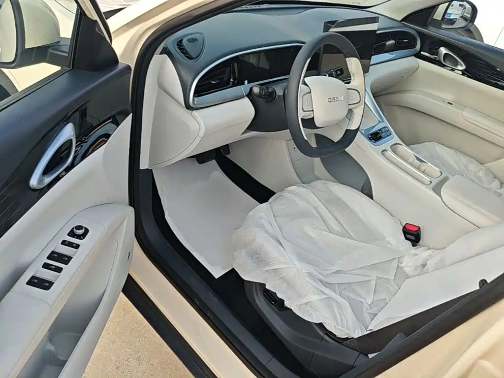 Geely Galaxy Starwish 2026 — фото 16