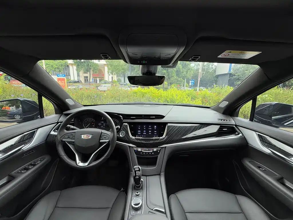 Cadillac XT6 2022 — фото 18